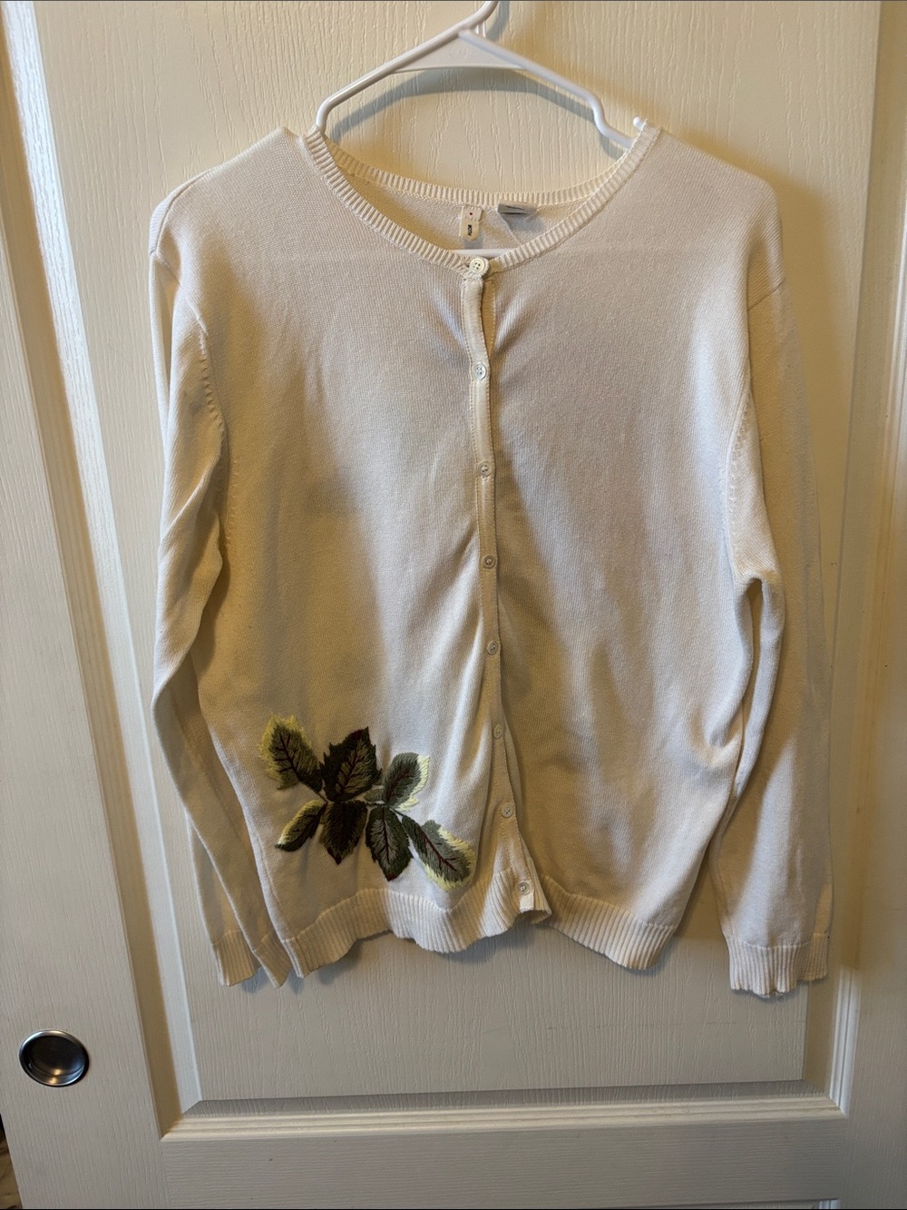 Moth by Anthropologie Cream Crewneck Sweater with Pink & Red Rose Embroidery - Picture 4 of 9